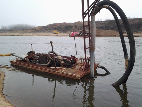 吸沙船(chuán)