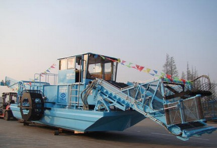 割草(cǎo)船(chuán)